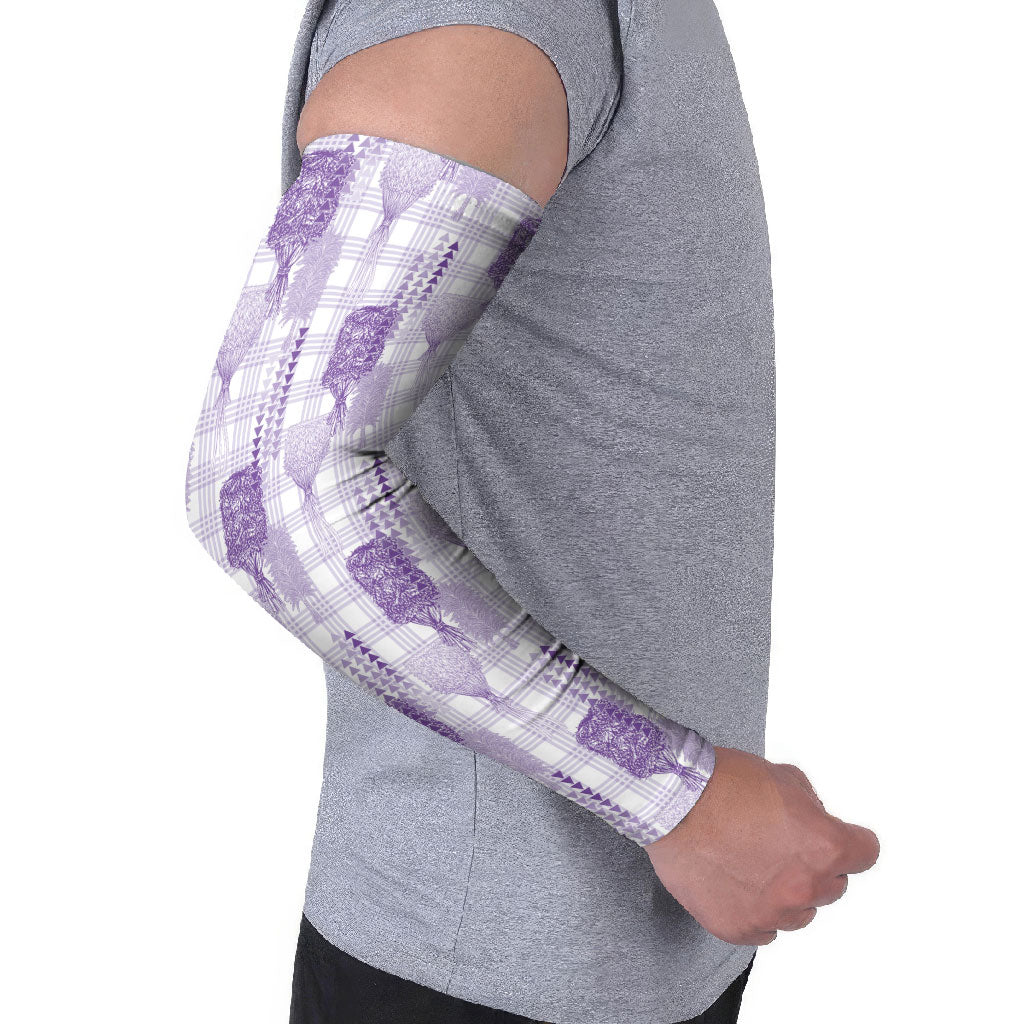 Aloha Hawaii Vintage Kahili Pa'a Lima Arm Sleeves Palaka Print Pastel Lavender
