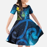 Tui Bird New Zealand Starry Sky Family Matching Off The Shoulder Long Sleeve Dress and Hawaiian Shirt Maori Koru LT7 Daughter's Dress Galaxy - Polynesian Pride