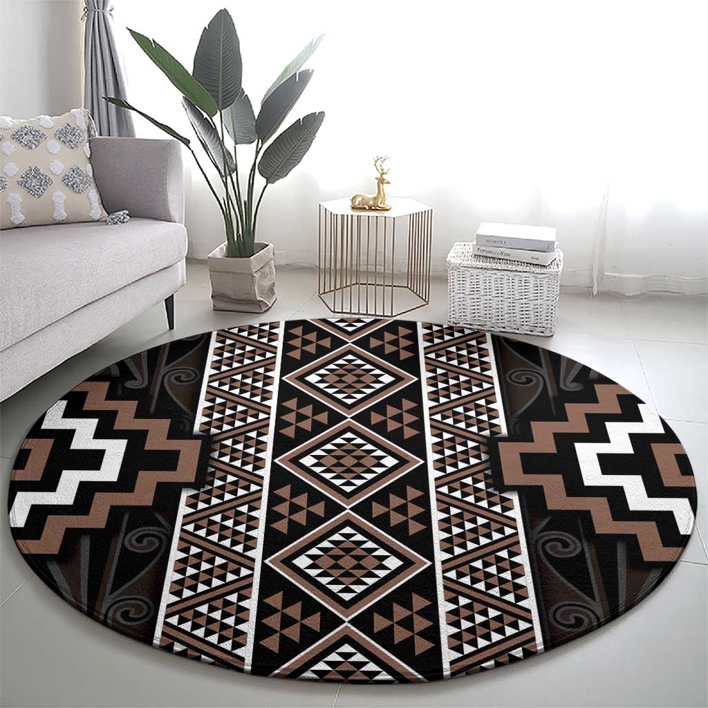 Classic Tukutuku Pattern Aotearoa Round Carpet Niho Taniwha and Puhoro Motifs