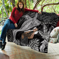 Father's Day Polynesian Pattern Quilt Tropical Humpback Whale - Black