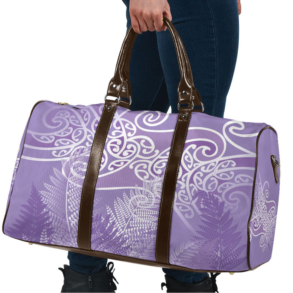 Aotearoa Maori Koru Curves Travel Bag Silver Ferns - Amethyst