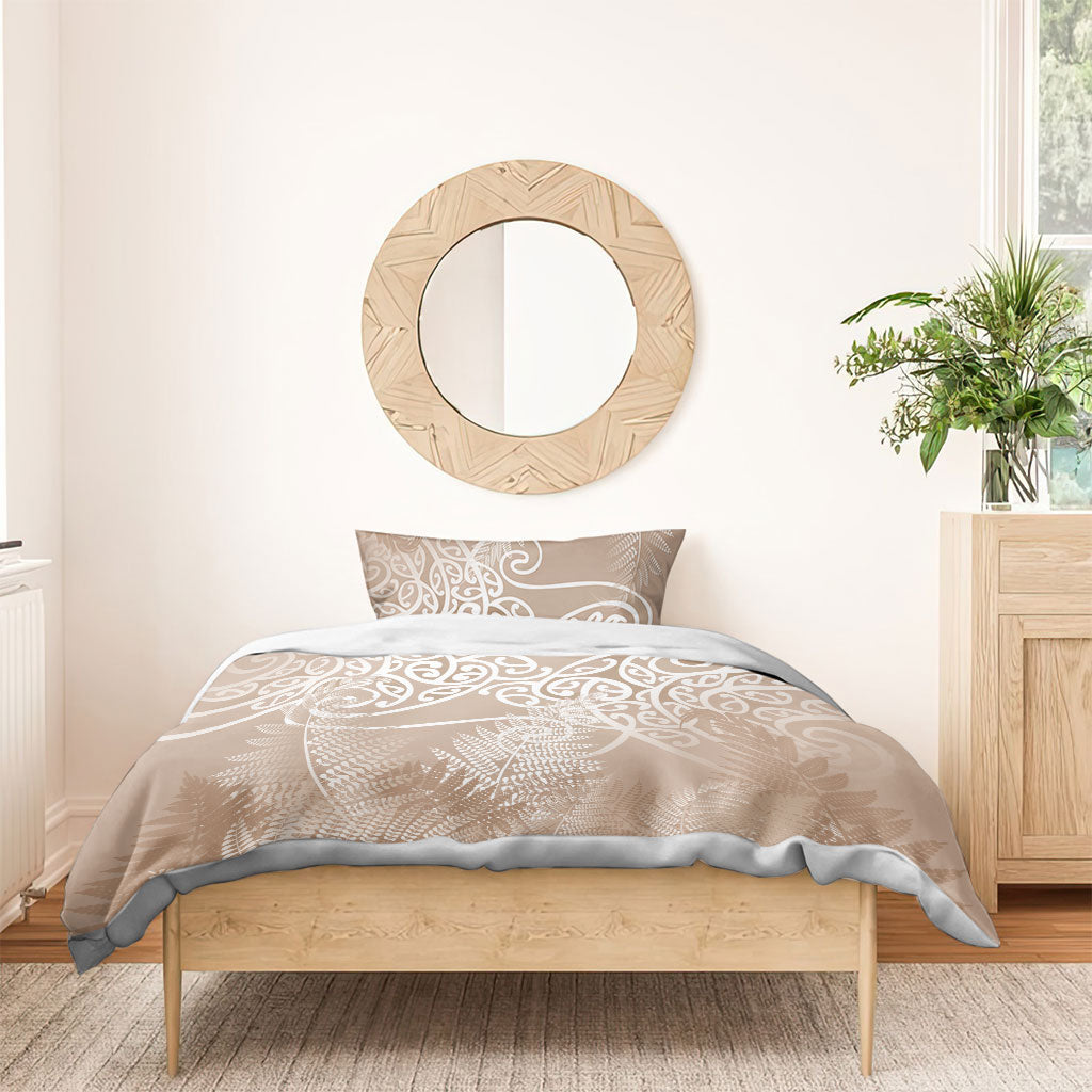 Aotearoa Maori Koru Curves Bedding Set Silver Ferns - Mocha