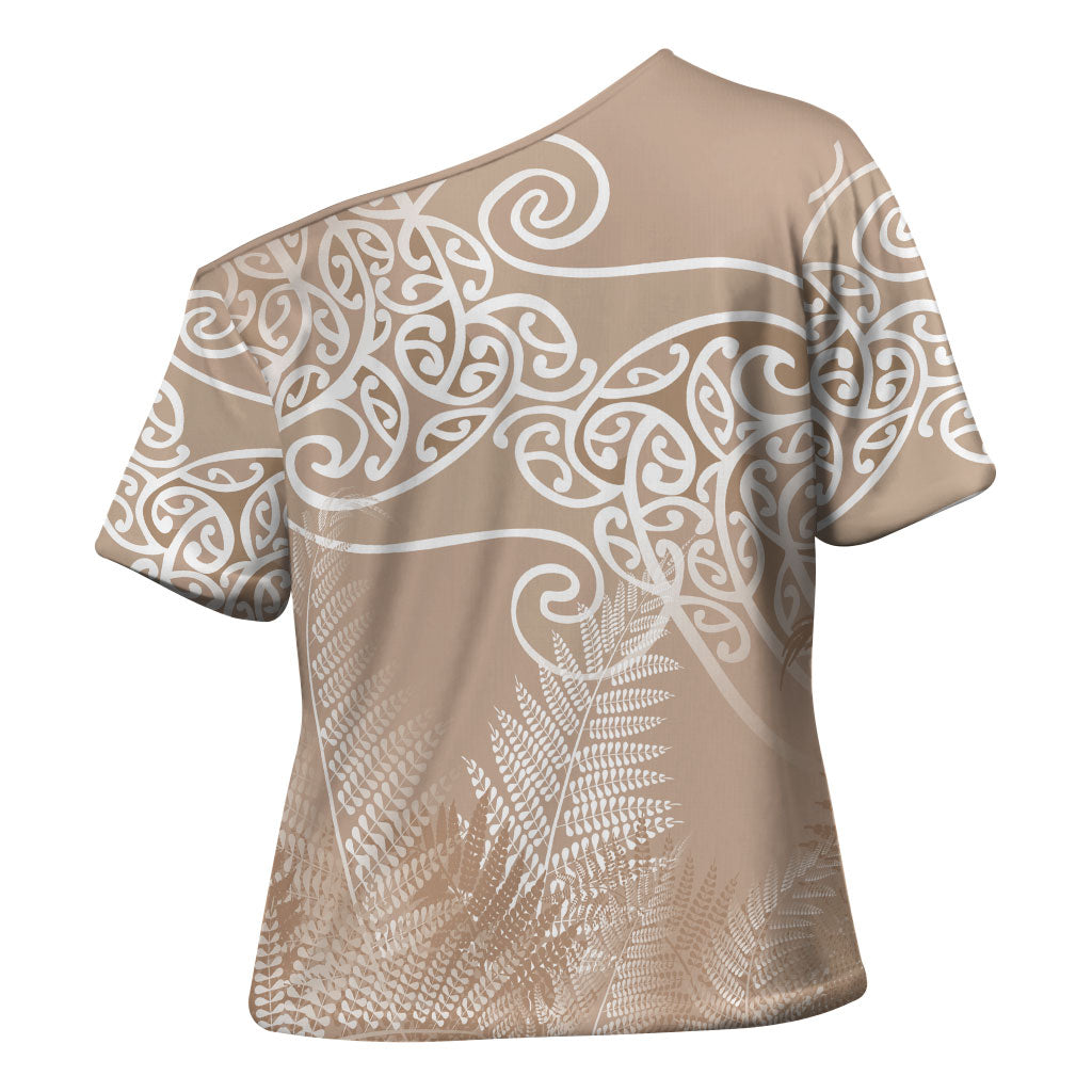 Aotearoa Maori Koru Curves Cross Shoulder Shirt Silver Ferns - Mocha LT7 - Polynesian Pride