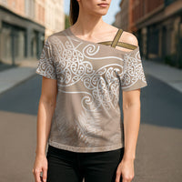 Aotearoa Maori Koru Curves Cross Shoulder Shirt Silver Ferns - Mocha LT7 - Polynesian Pride