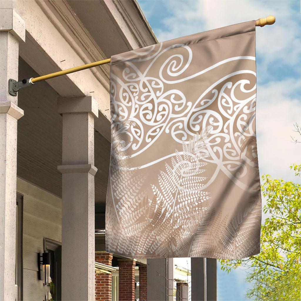 Aotearoa Maori Koru Curves Garden Flag Silver Ferns - Mocha LT7 House Flag Beige - Polynesian Pride