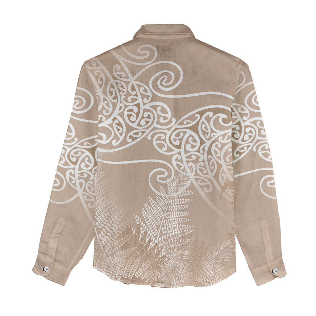 Aotearoa Maori Koru Curves Women Casual Shirt Silver Ferns - Mocha