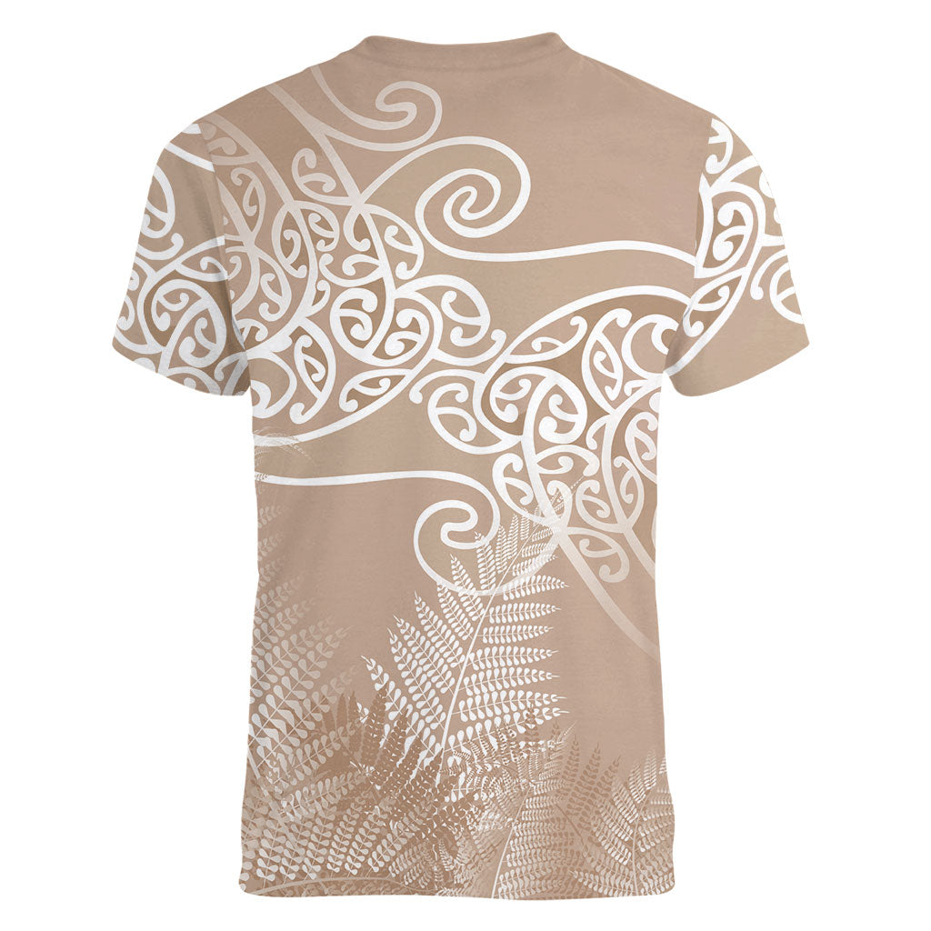 Aotearoa Maori Koru Curves Women V-Neck T-Shirt Silver Ferns - Mocha