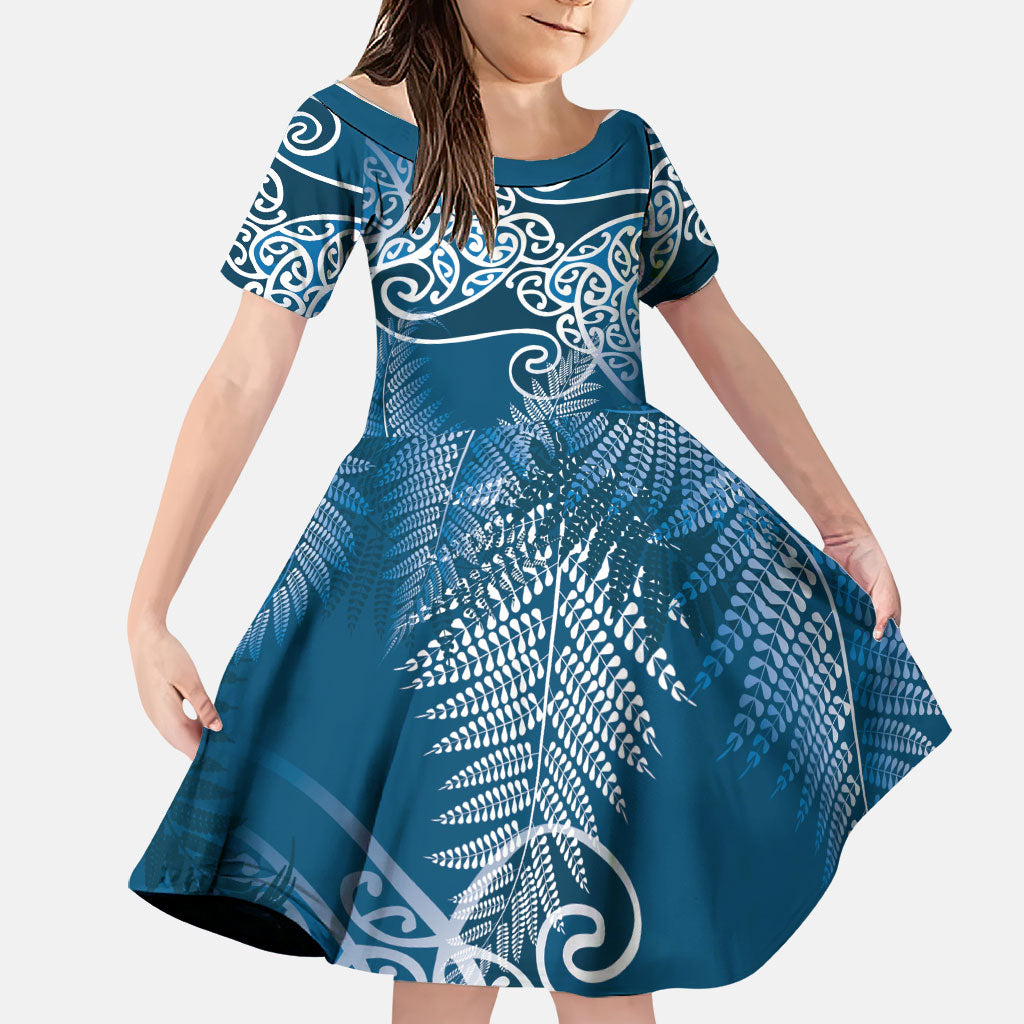 Aotearoa Maori Koru Curves Family Matching Off Shoulder Short Dress and Hawaiian Shirt Silver Ferns - Navy Blue LT7 Daughter's Dress Navy Blue - Polynesian Pride