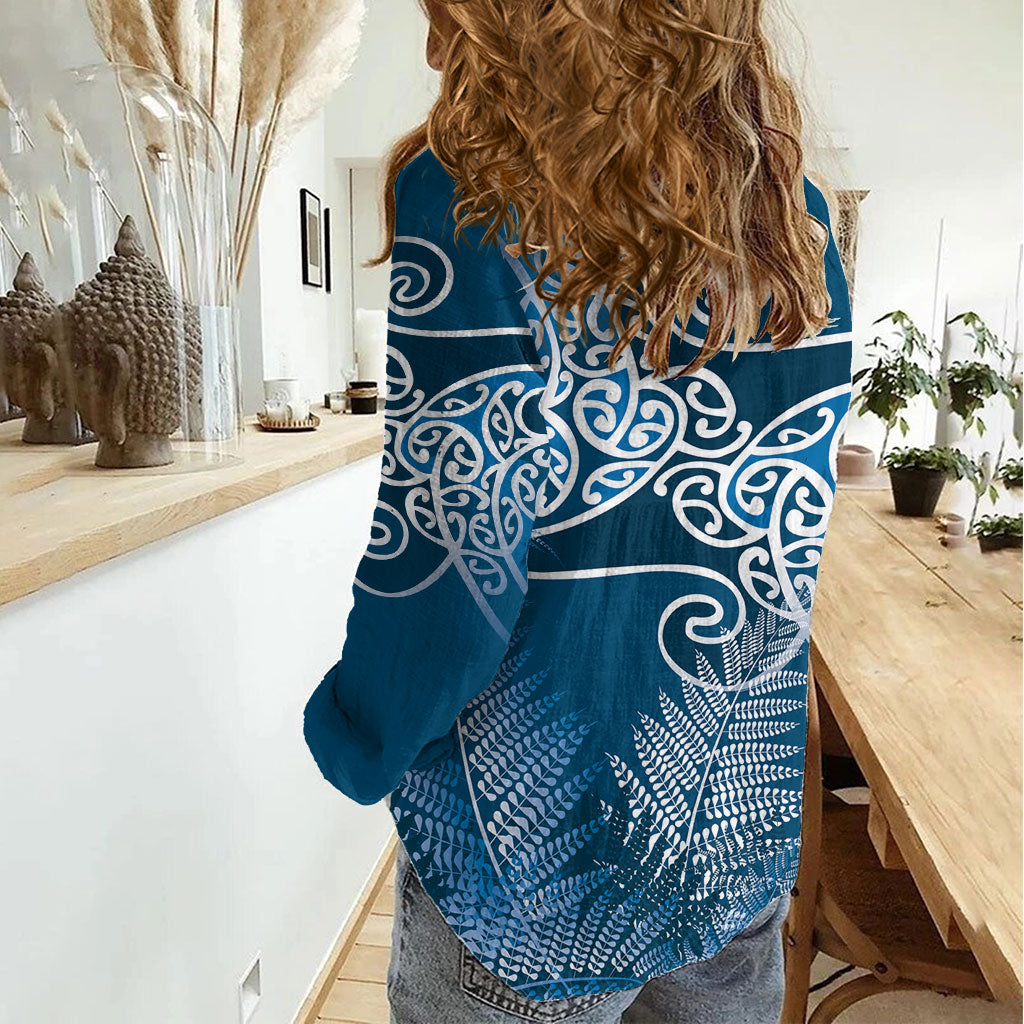 Aotearoa Maori Koru Curves Women Casual Shirt Silver Ferns - Navy Blue