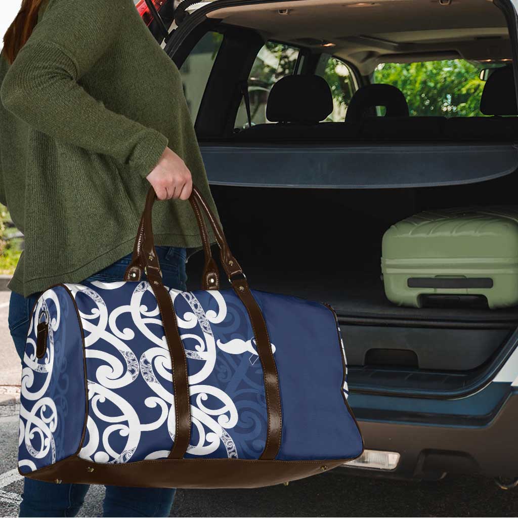 New Zealand Maori Mo Bros Travel Bag Blue Ribbon With Koru Kowhaiwhai - Polynesian Pride