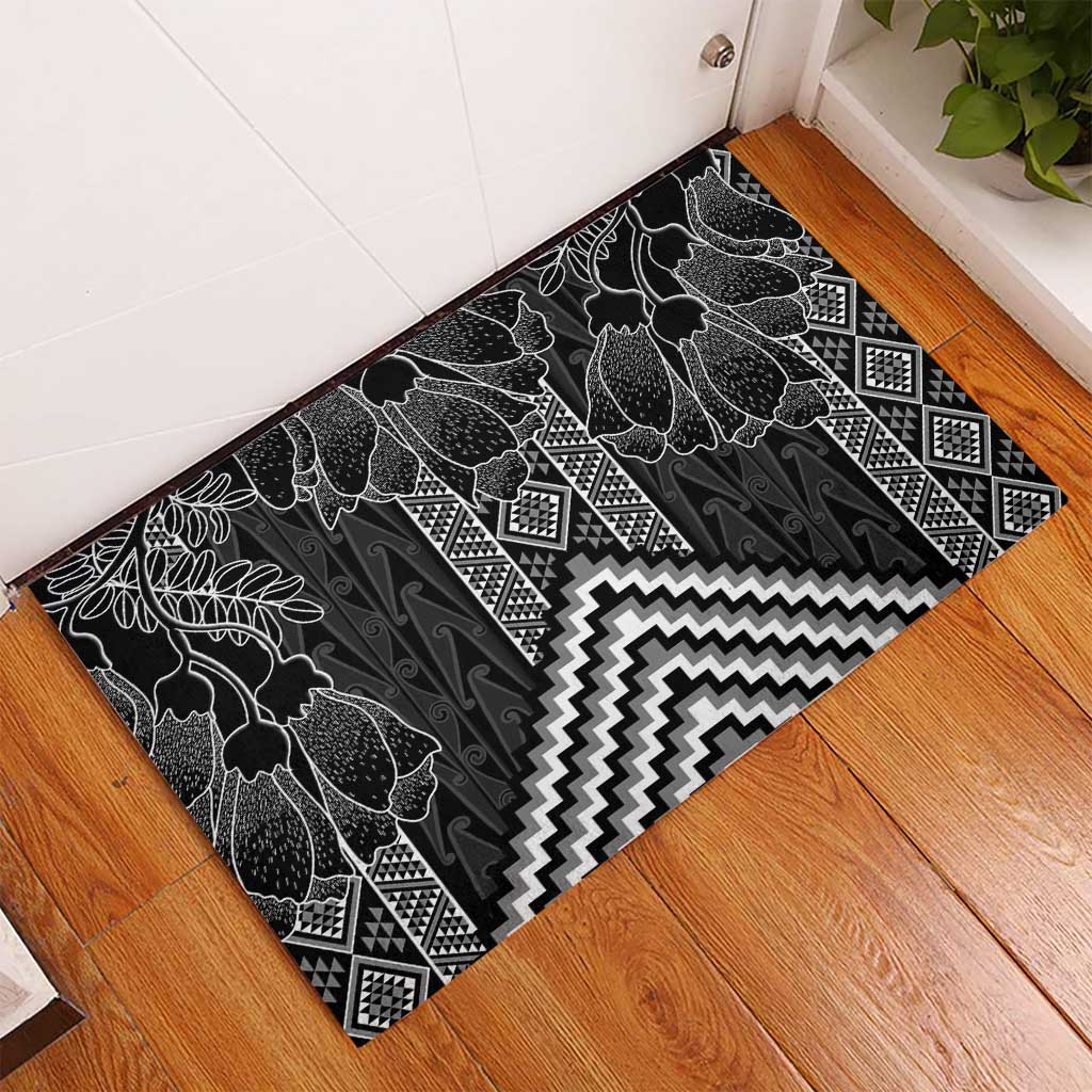 Aotearoa Taniko Pattern Rubber Doormat Poutama Mix Kowhai Flowers