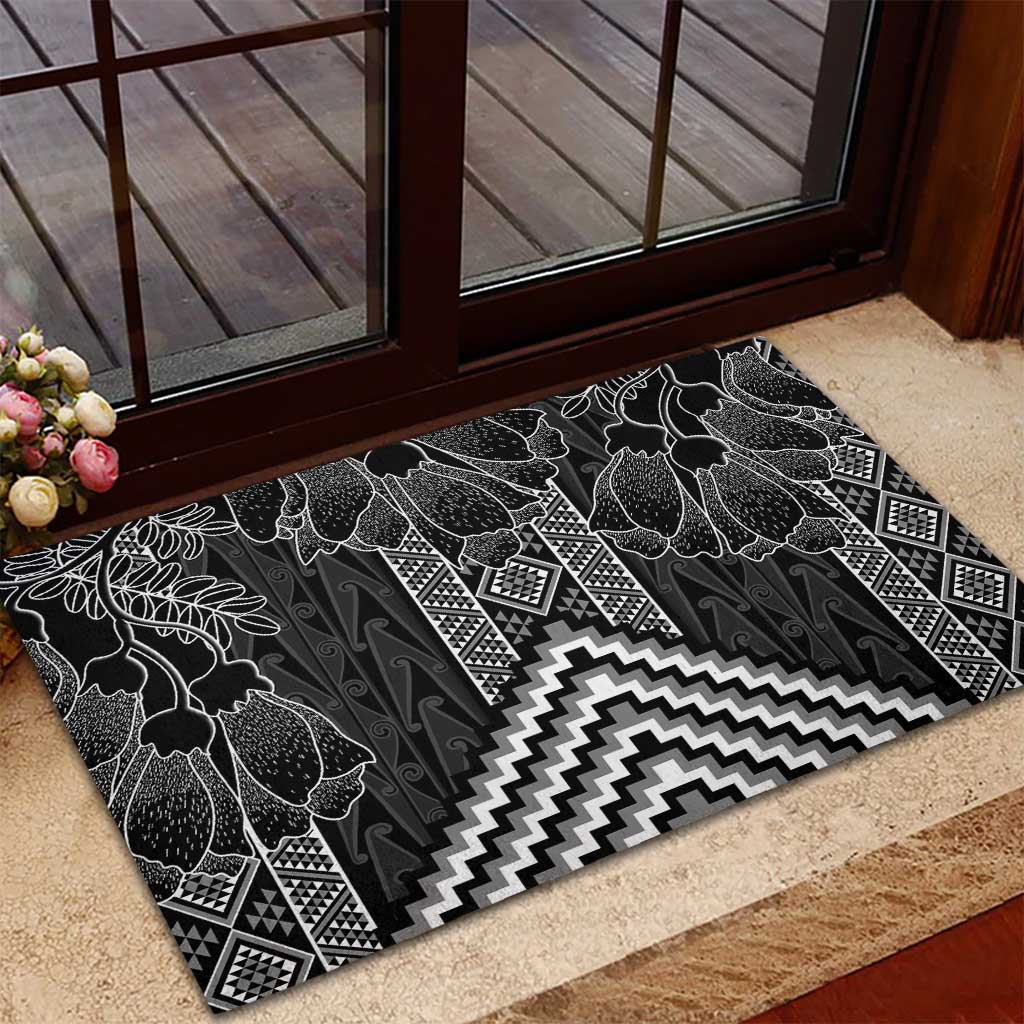 Aotearoa Taniko Pattern Rubber Doormat Poutama Mix Kowhai Flowers