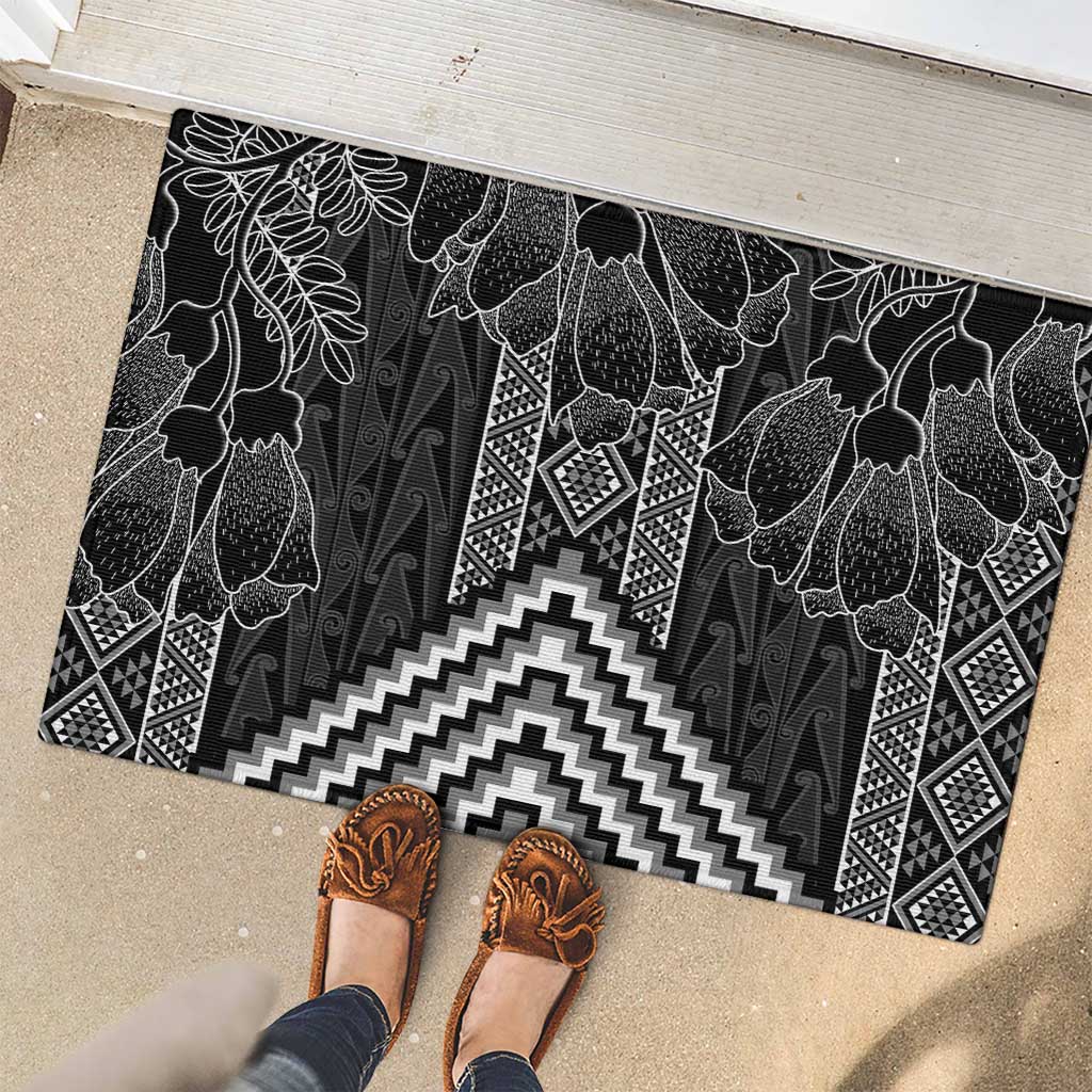 Aotearoa Taniko Pattern Rubber Doormat Poutama Mix Kowhai Flowers