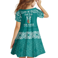 personalised-kia-kaha-te-reo-maori-kid-short-sleeve-dress-hei-tiki-mix-koru-teal