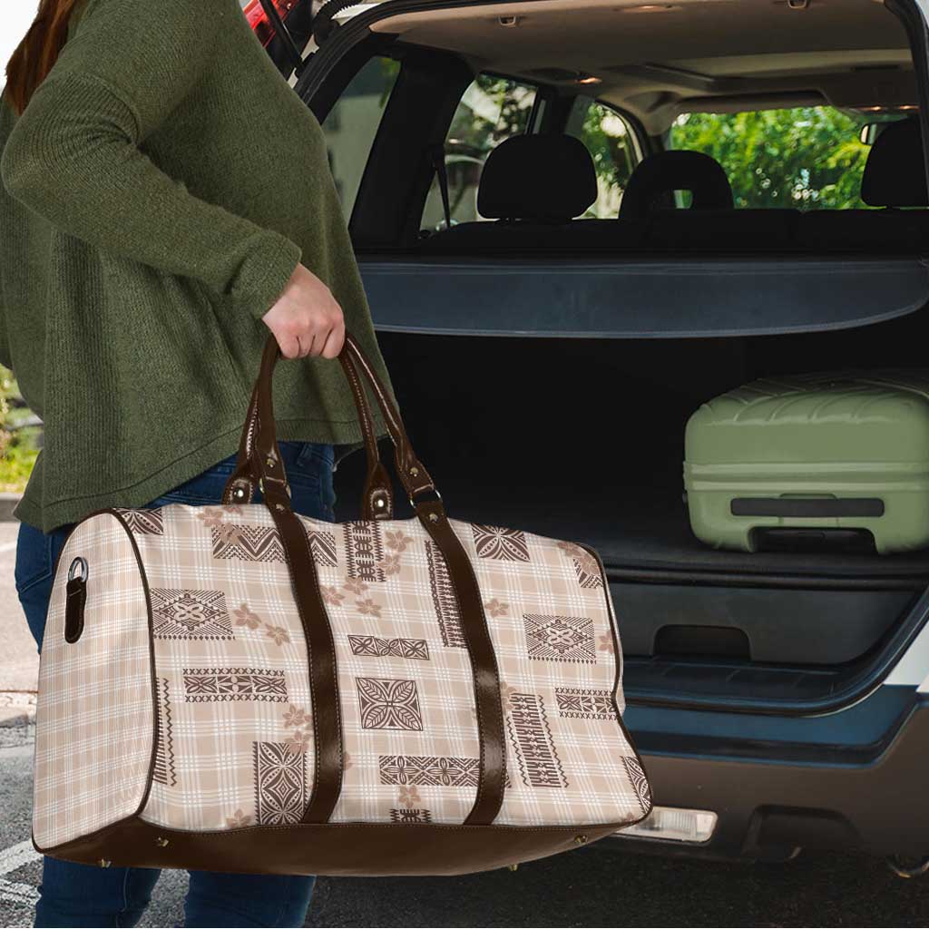 Hawaiian Quilt Tapa On Beige Palaka Motifs Travel Bag