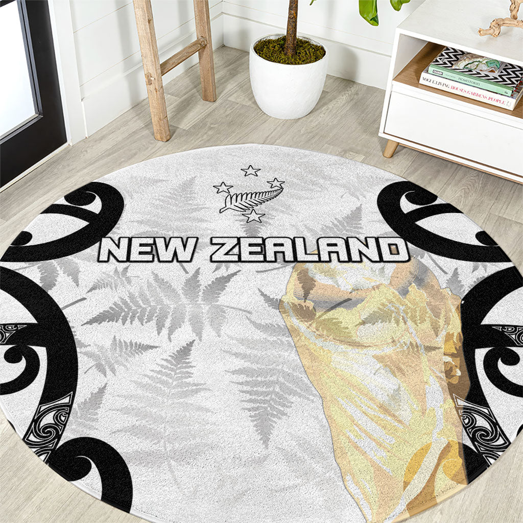 New Zealand WC2026 White Round Carpet Silver Fern