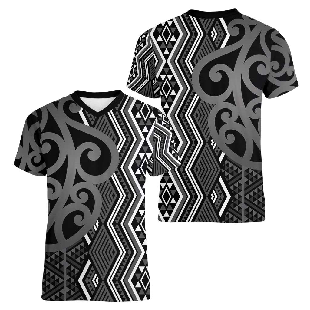 Maori Taniko Patterns Women V-Neck T-Shirt Black Patiki Motifs Mix Whakairo Ngaru LT7 - Polynesian Pride
