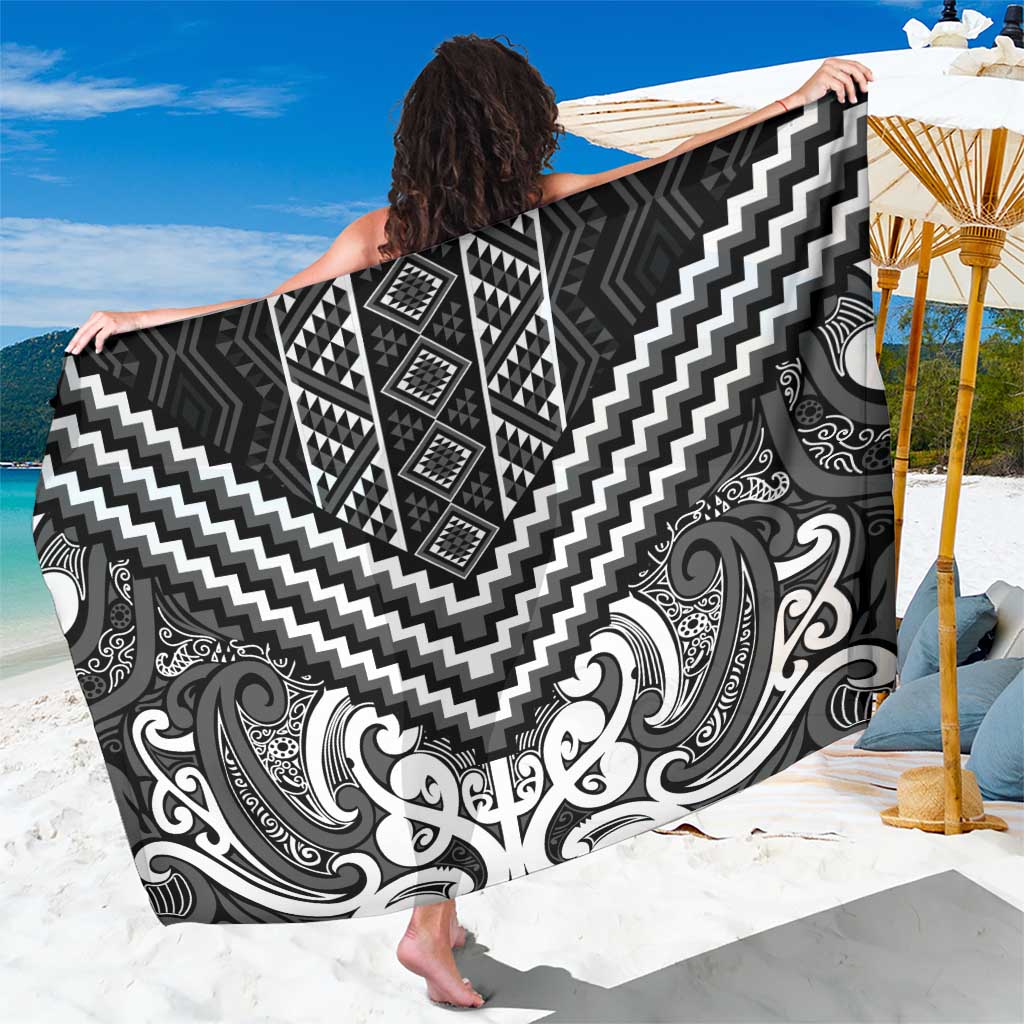 Maori Tukutuku Taniko Motifs Sarong Black Poutama Mix Kowhaiwhai LT7 One Size 44 x 66 inches Black - Polynesian Pride