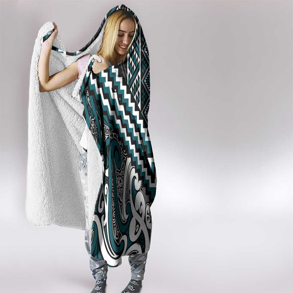 Maori Tukutuku Taniko Motifs Hooded Blanket Teal Poutama Mix Kowhaiwhai
