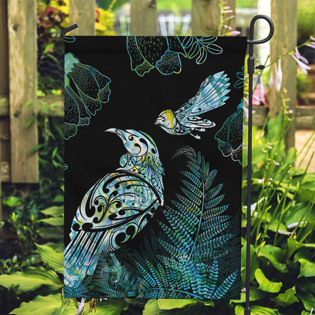 Aotearoa Maori Mahuru Garden Flag Spring Time - Paua Shell Green LT7 Garden Flag Black - Polynesian Pride