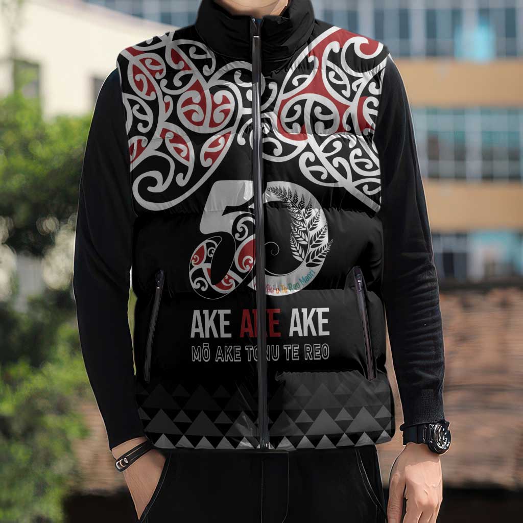 Kia Kaha Te Reo Maori Sleeveless Puffer Jacket 50 Years Mo Ake Tonu Te Reo - Polynesian Pride