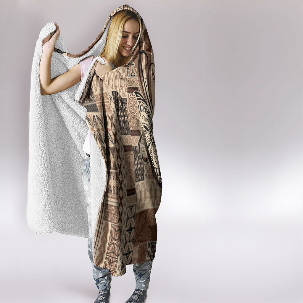 Talofa Samoa Mamanu Siapo Mix Malu Hooded Blanket Classic Beige Frangipani and Turtles