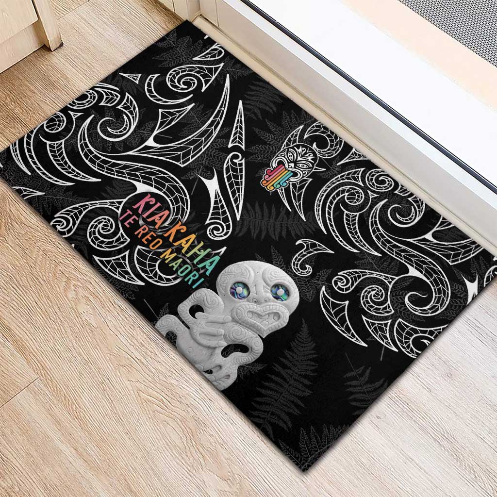 Kia Hara Te reo Maori Rubber Doormat Manaia Moko Pattern