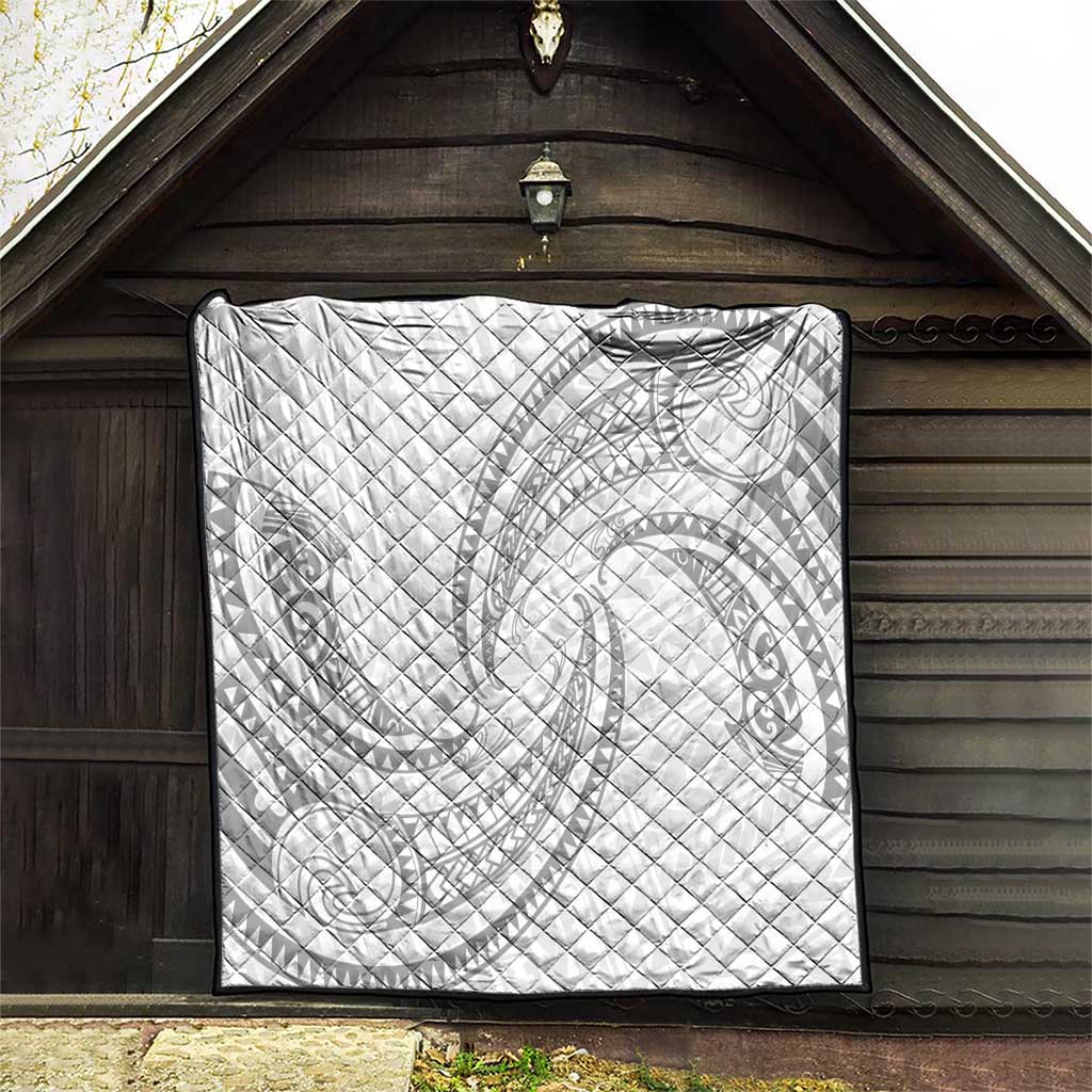 White Sunday Lotu Tamaiti Quilt Polynesian Wave Pastel Gray - Polynesian Pride