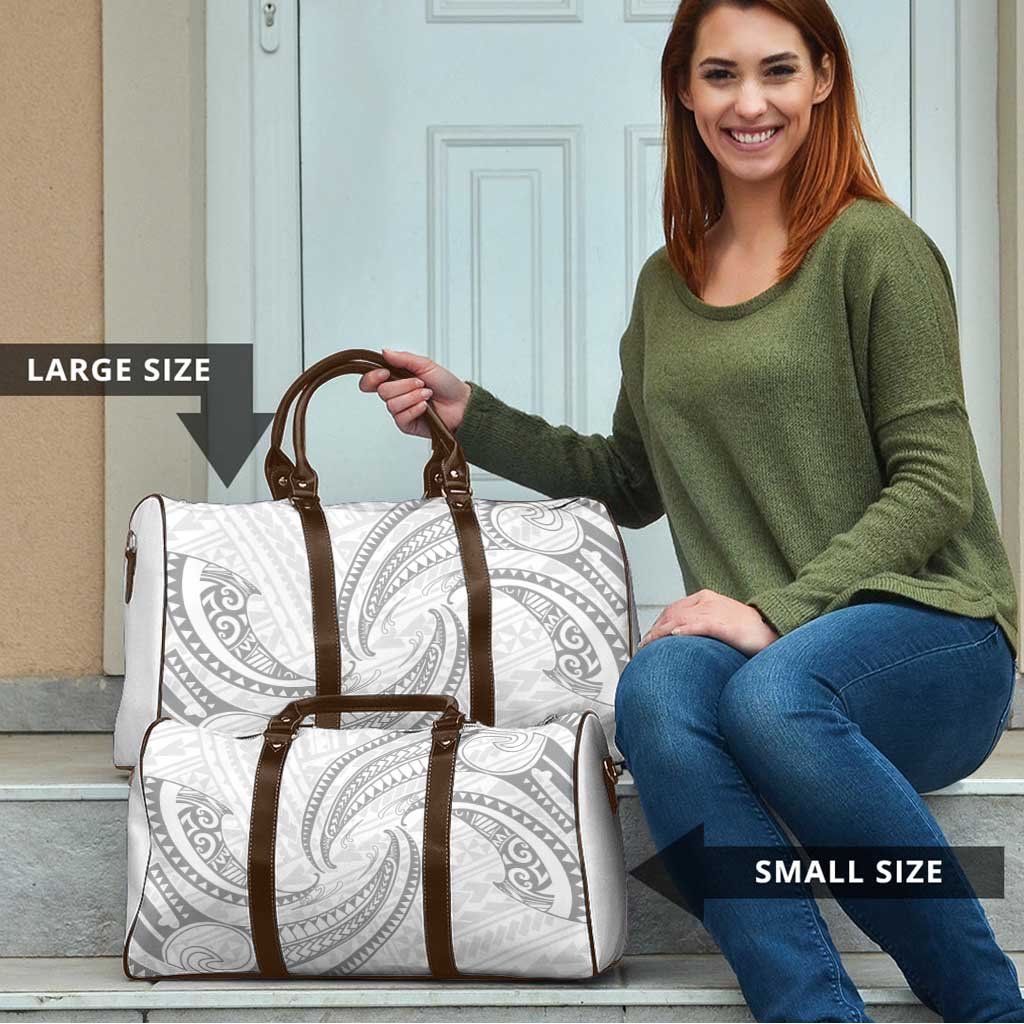 White Sunday Lotu Tamaiti Travel Bag Polynesian Wave Pastel Gray - Polynesian Pride