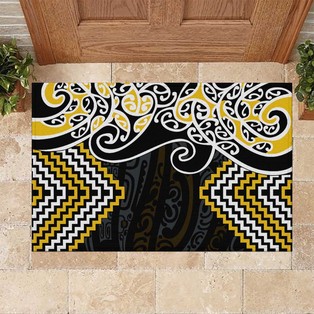 Gold Aotearoa Tukutuku Manawa Tapu Rubber Doormat Ta Moko Toi Maori LT9 Gold - Polynesian Pride