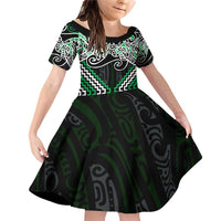 Green Aotearoa Tukutuku Manawa Tapu Family Matching Off Shoulder Short Dress and Hawaiian Shirt Ta Moko Toi Maori LT9 Daughter's Dress Green - Polynesian Pride