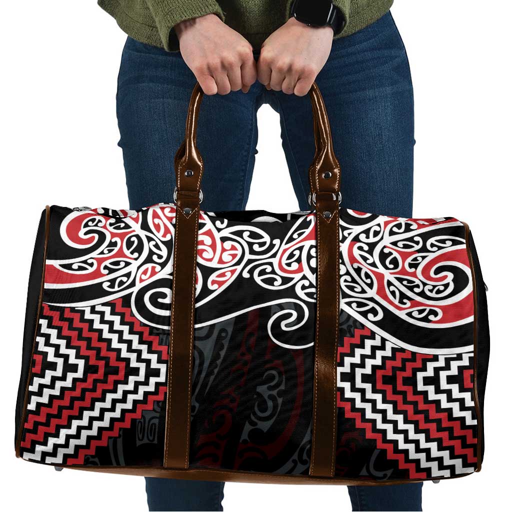 Red Aotearoa Tukutuku Manawa Tapu Travel Bag Ta Moko Toi Maori - Polynesian Pride