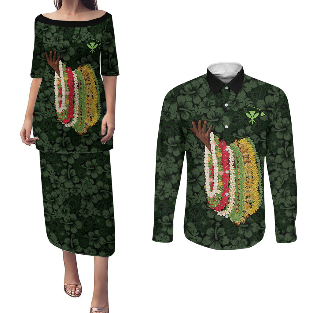 Hawaii Lei Kamehameha Couples Matching Puletasi and Long Sleeve Button Shirt Oma'oma'o Seamless Pattern Hibiscus Flower