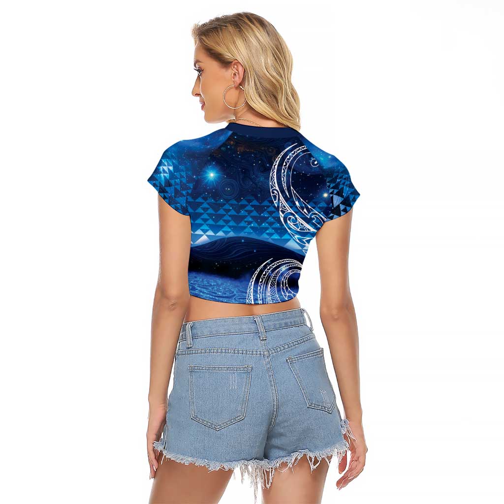 New Zealand Matariki Raglan Cropped T Shirt Taniko Aramoana With Koru Galaxy Sky Night LT9 - Polynesian Pride