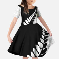 New Zealand Silver Fern Niho Taniwha Family Matching Summer Maxi Dress and Hawaiian Shirt LT9 Daughter's Dress Black - Polynesian Pride