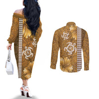 Gold Hibiscus Turle Couples Matching Off The Shoulder Long Sleeve Dress and Long Sleeve Button Shirt Hawaiian Style Tribal Tapa Pattern LT9 - Polynesian Pride