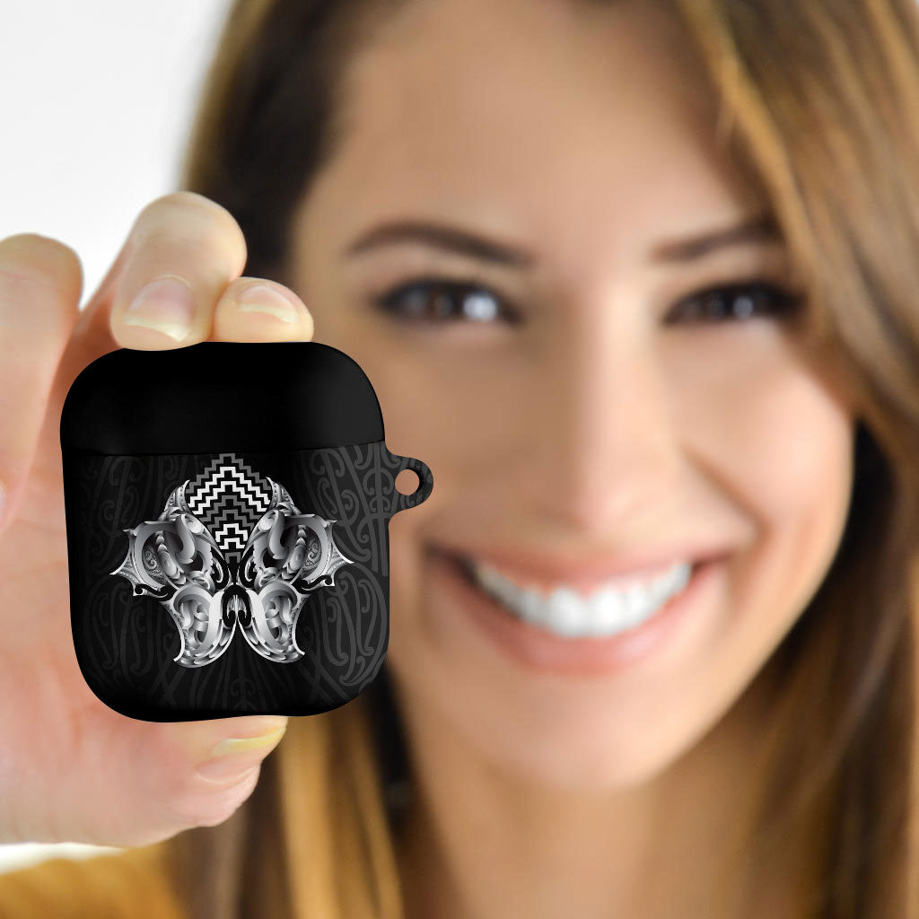 Aotearoa Kowhaiwhai Poutama Black Motif AirPods Case