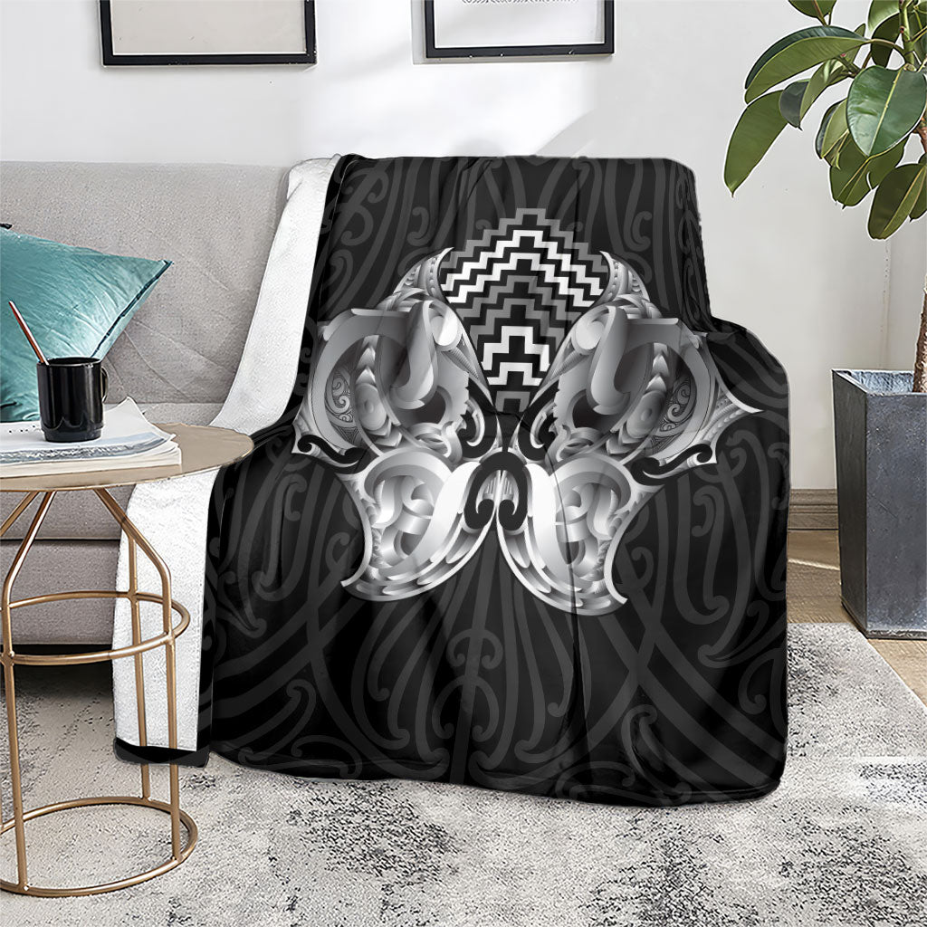 Aotearoa Kowhaiwhai Poutama Black Motif Blanket