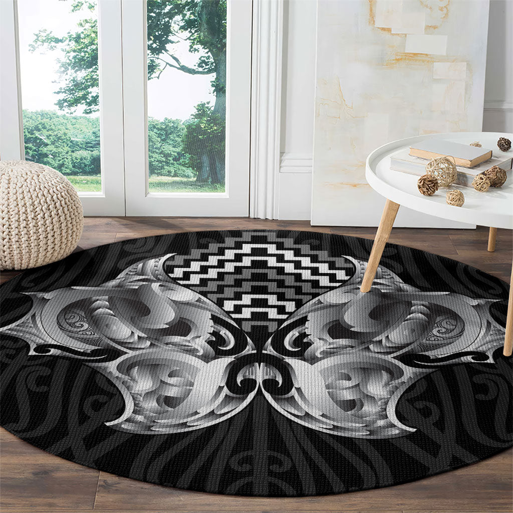 Aotearoa Kowhaiwhai Poutama Black Motif Round Carpet