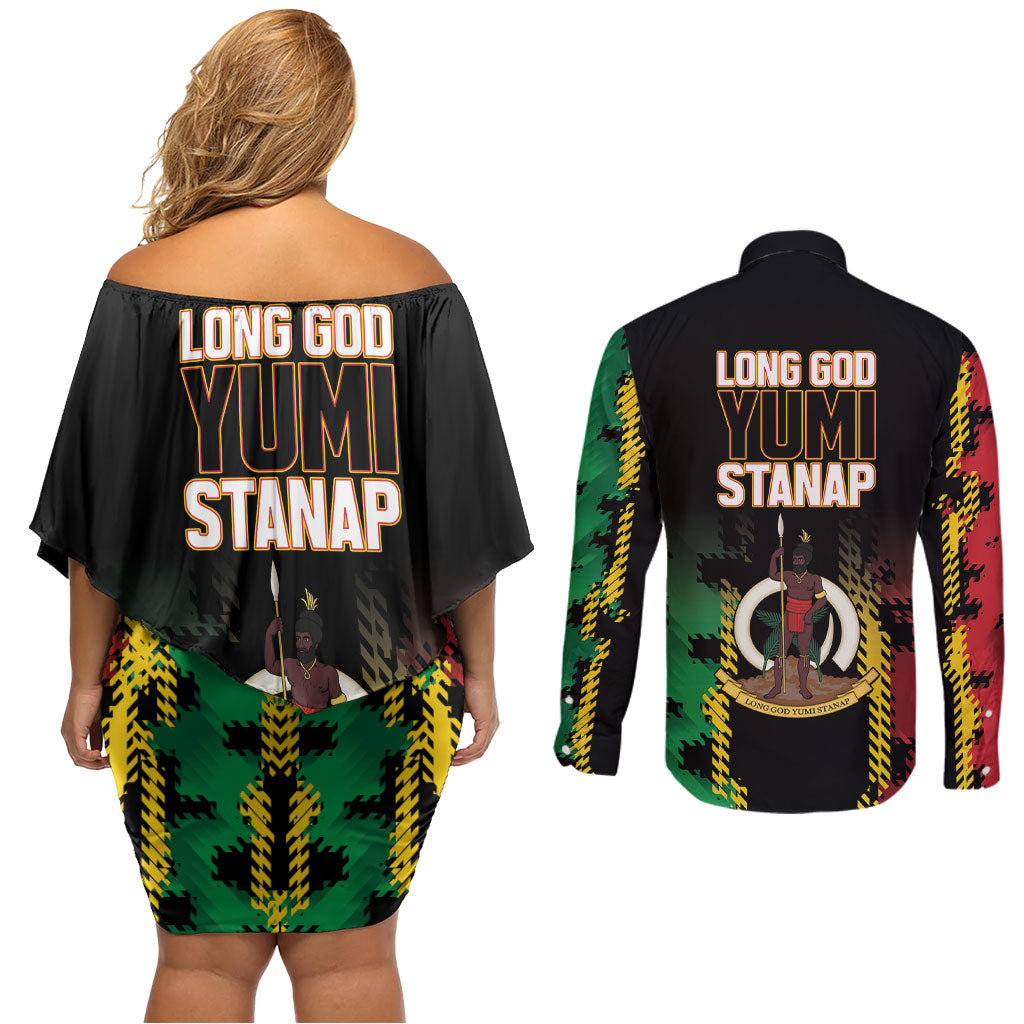 Vanuatu 46th Year Anniversary Couples Matching Off Shoulder Short Dress and Long Sleeve Button Shirt Tamtam Slit Drums Long God Yumi Stanap LT9 - Polynesian Pride