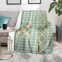 Liko Kukui Hawai'i Palaka Squares Maile Leaf Blanket Flowers Hawaiian Quilt Patterns