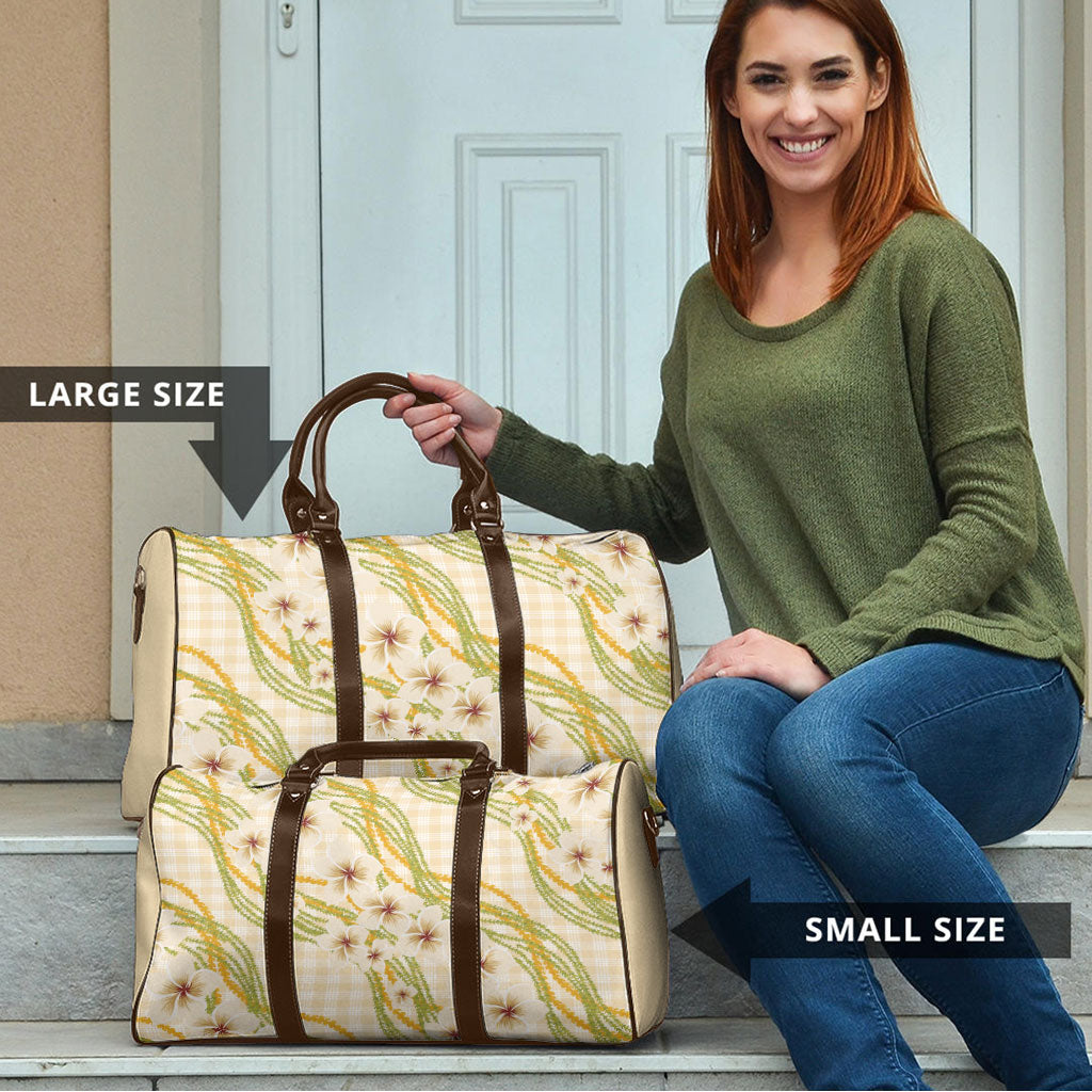 Melemele Ahiahia Hawai'i Palaka Plumeria Travel Bag Puakenikeni and Maile Lei