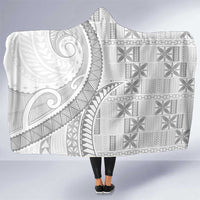 Niue White Sunday Hooded Blanket Niuean Lotu Tamaiti Hiapo Pattern - Polynesian Pride