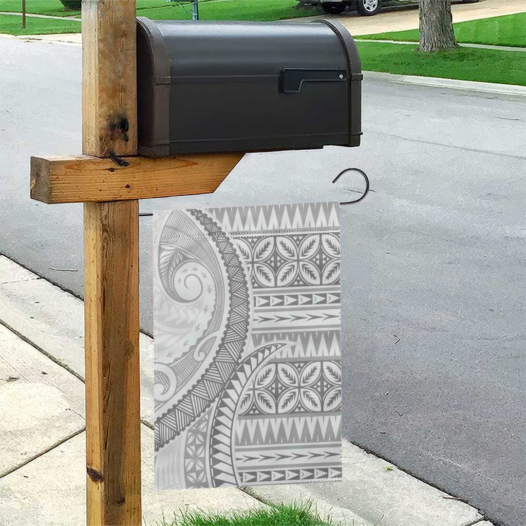 Polynesian White Sunday Garden Flag Lotu Tamaiti Melanesian Pattern - Polynesian Pride