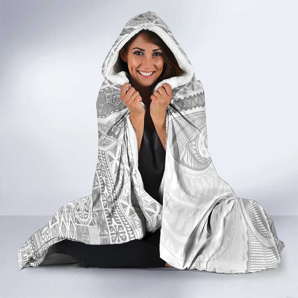 Samoa Siapo White Sunday Hooded Blanket Lotu Tamaiti Polynesian White Pattern - Polynesian Pride