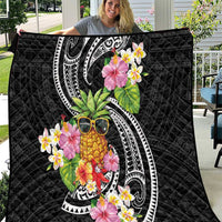 Hau'oli Makahiki Hou Quilt Aloha Pineapple Tropical Vibe LT9 Black - Polynesian Pride