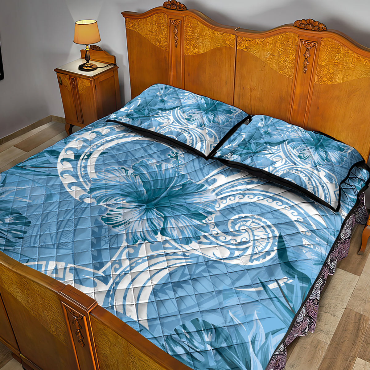 Polynesian Hibiscus Flower Tribal Quilt Bed Set Blue Color
