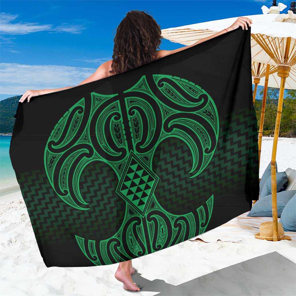 Kakariki Maori Ta Moko Poutama Art Sarong