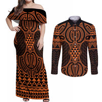 Karaka Maori Ta Moko Poutama Art Couples Matching Off Shoulder Maxi Dress and Long Sleeve Button Shirt LT9 Gold - Polynesian Pride