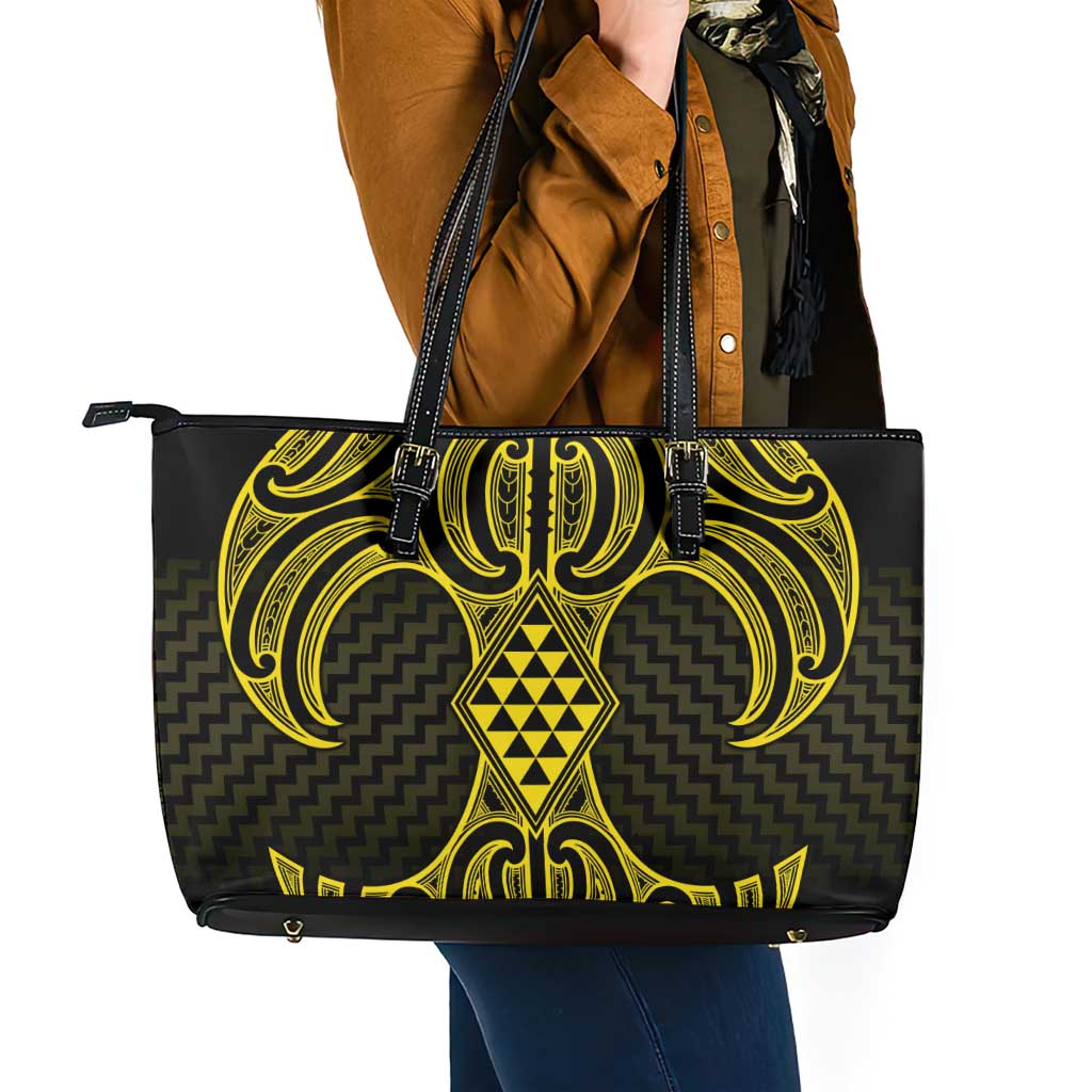 Mahi-dawg Maori Ta Moko Poutama Art Leather Tote Bag